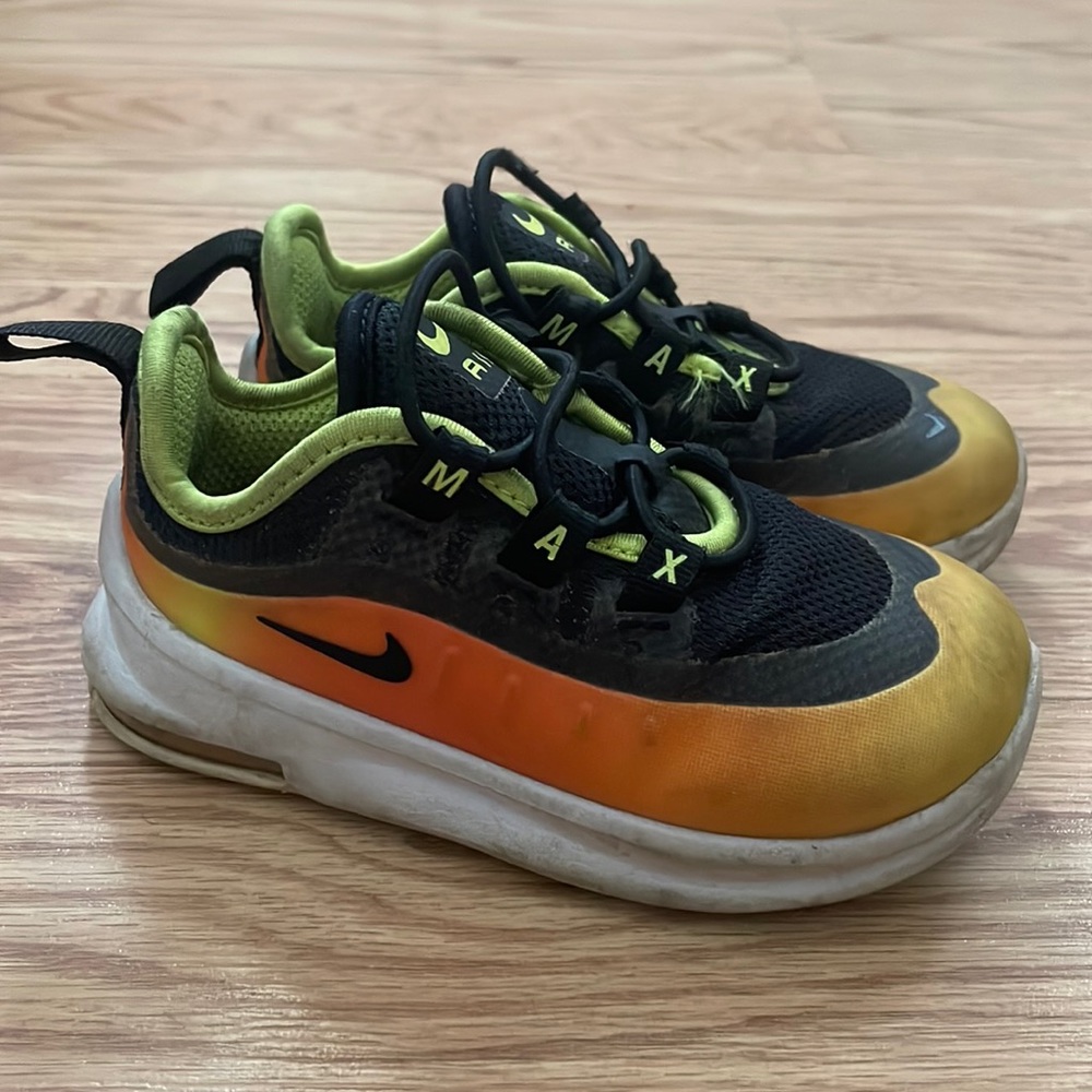 Great condition Nike Air sneakers
